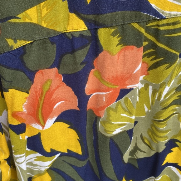 🛍️On Sale 🛍️ Vintage men’s Hawaiian shirt - Picture 7 of 7